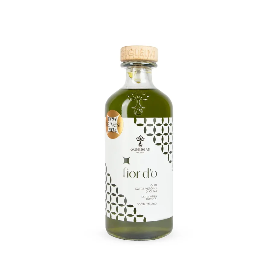 Bottle of Guglielmi Fior d’O extra virgin olive oil